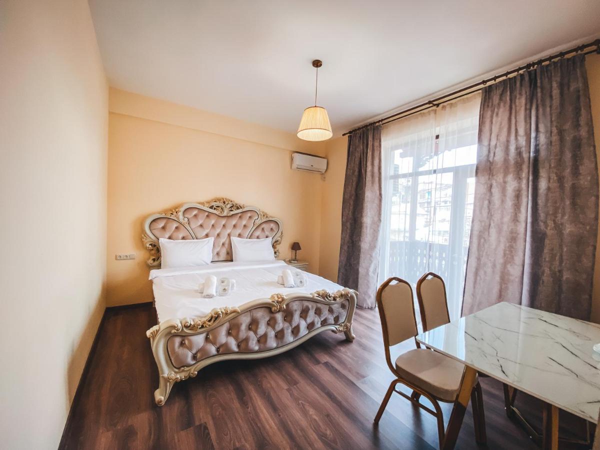 Old Armenia Hotel Erivan Dış mekan fotoğraf